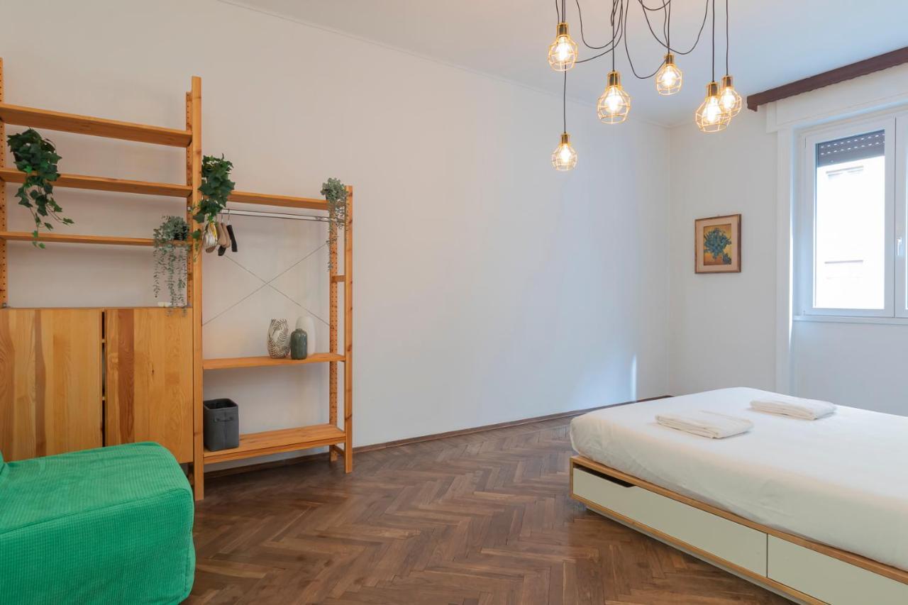Apartment Renovated Close To Station Ponte Seveso 42 Mailand